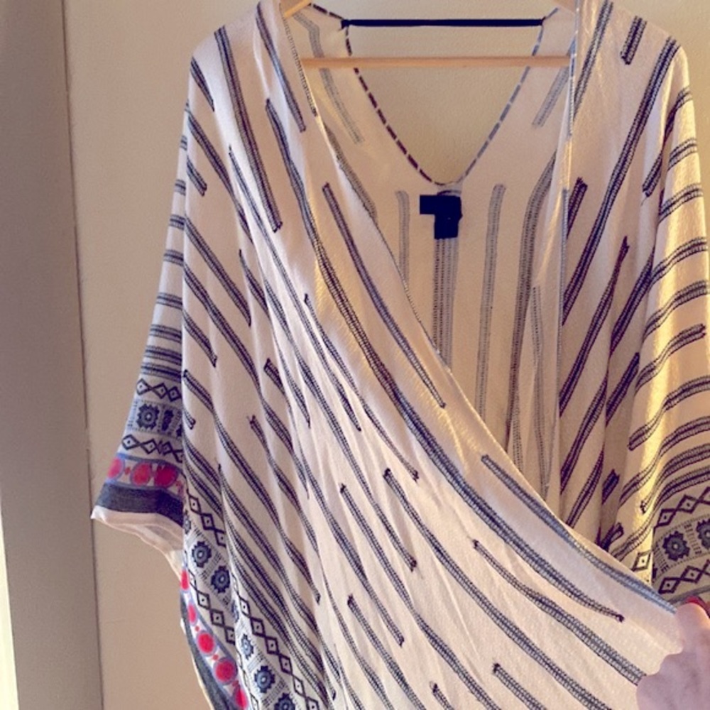 Steve Madden Soft, Poncho Wrap With Fringed Edge.… - image 2